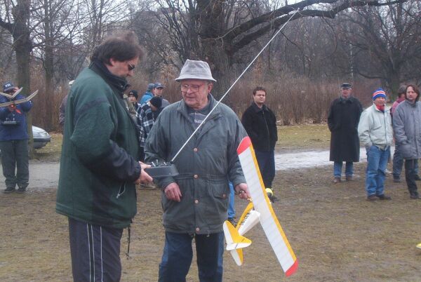 Pavel Hl�vka se rad� o dal��m l�t�n�